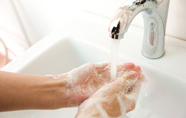 lavado de manos para prevenir la infección con gusanos